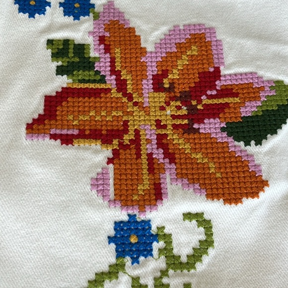 FARM RIO Embroidered Floral Twill Pants Size S NWT - Picture 8 of 14